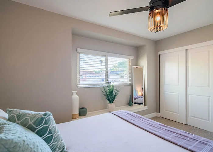 Holiday home Spacious 4bd With Pool And Putting Near Old Town
