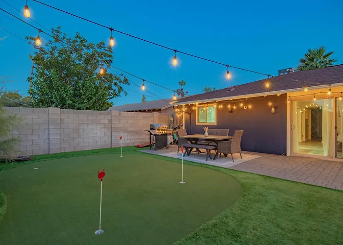 Spacious 4bd With Pool And Putting Near Old Town Holiday home Scottsdale