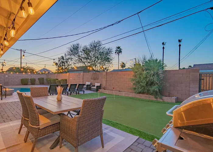 Spacious 4bd With Pool And Putting Near Old Town Holiday home *