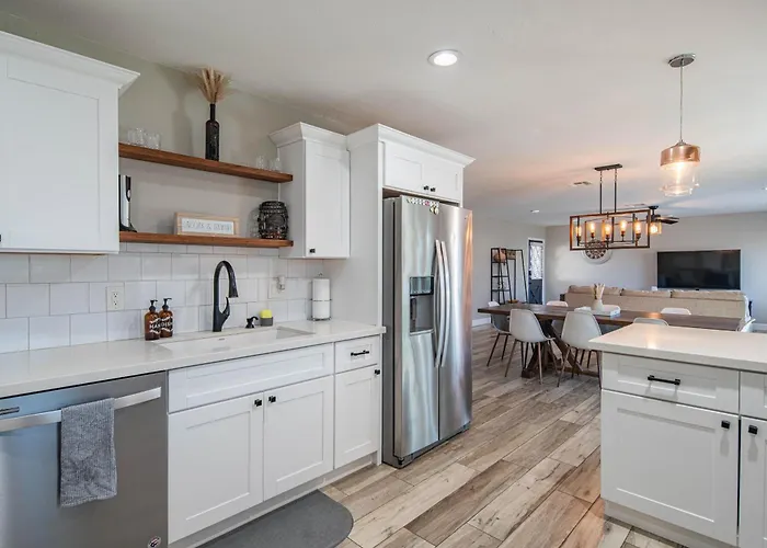 Spacious 4bd With Pool And Putting Near Old Town
