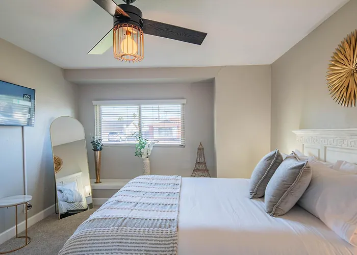 Spacious 4bd With Pool And Putting Near Old Town *
